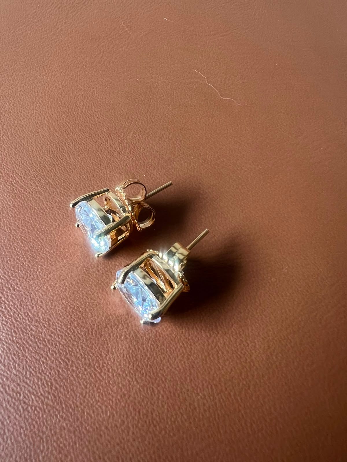 Brinco Ponto de Luz 10m banhado em Ouro 18k — imagem 3