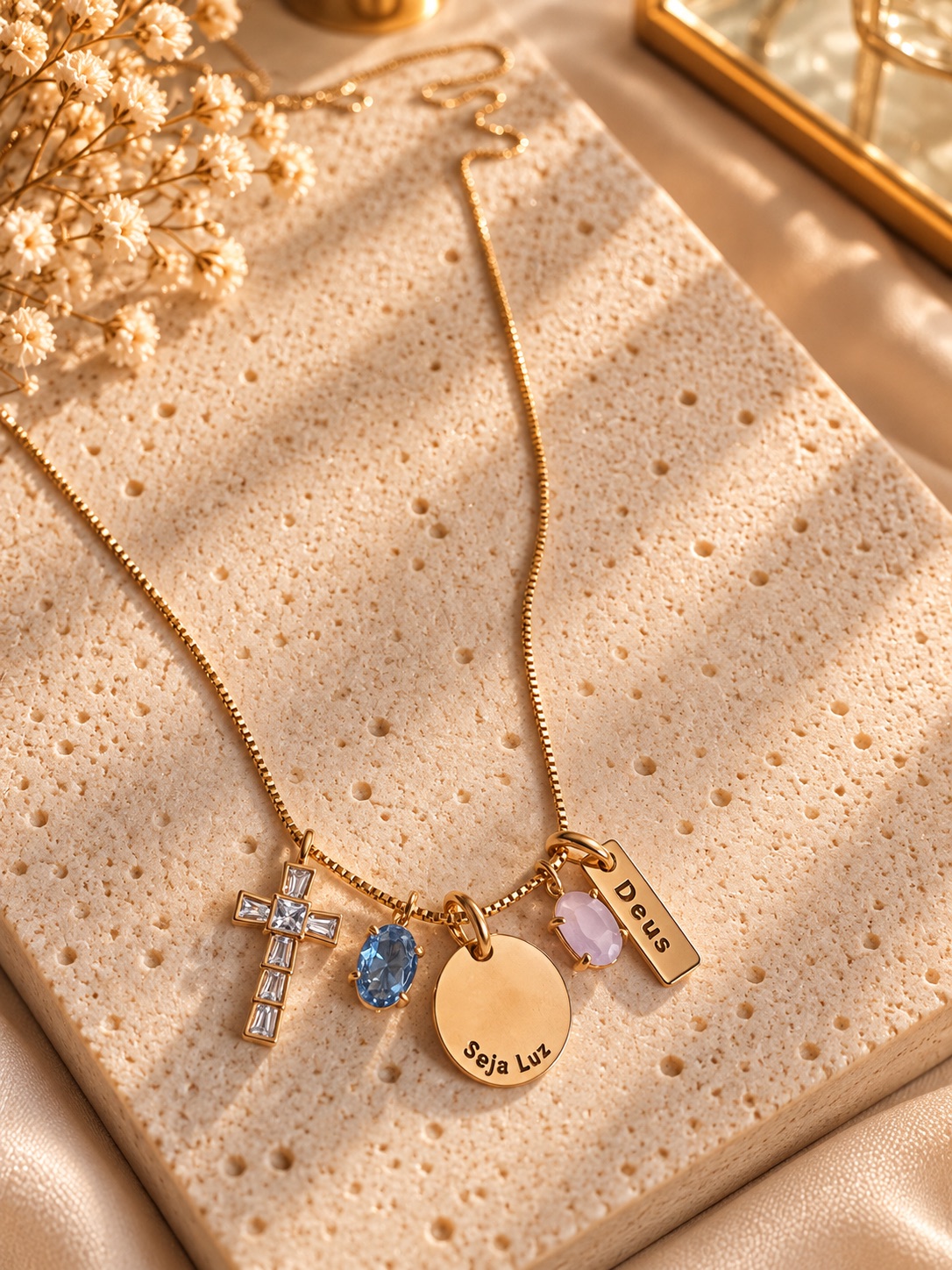Colar Luz com mix de pix de pedras banhado em Ouro 18k