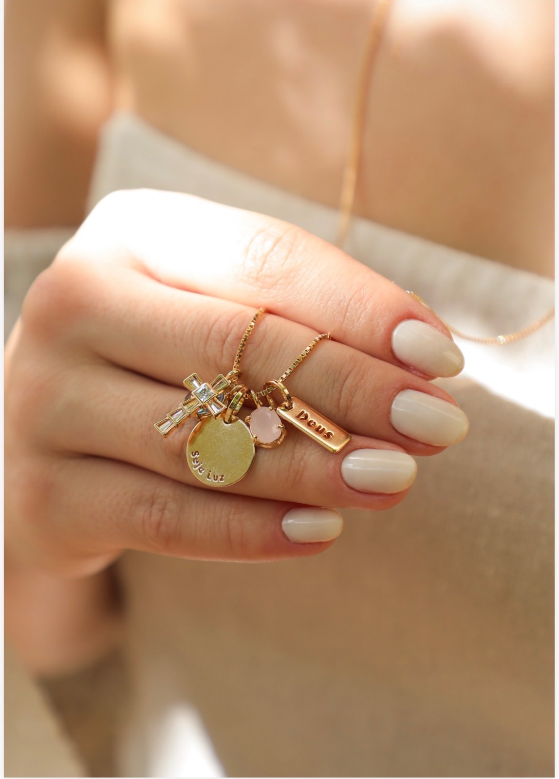 Colar Luz com mix de pix de pedras banhado em Ouro 18k — imagem 2